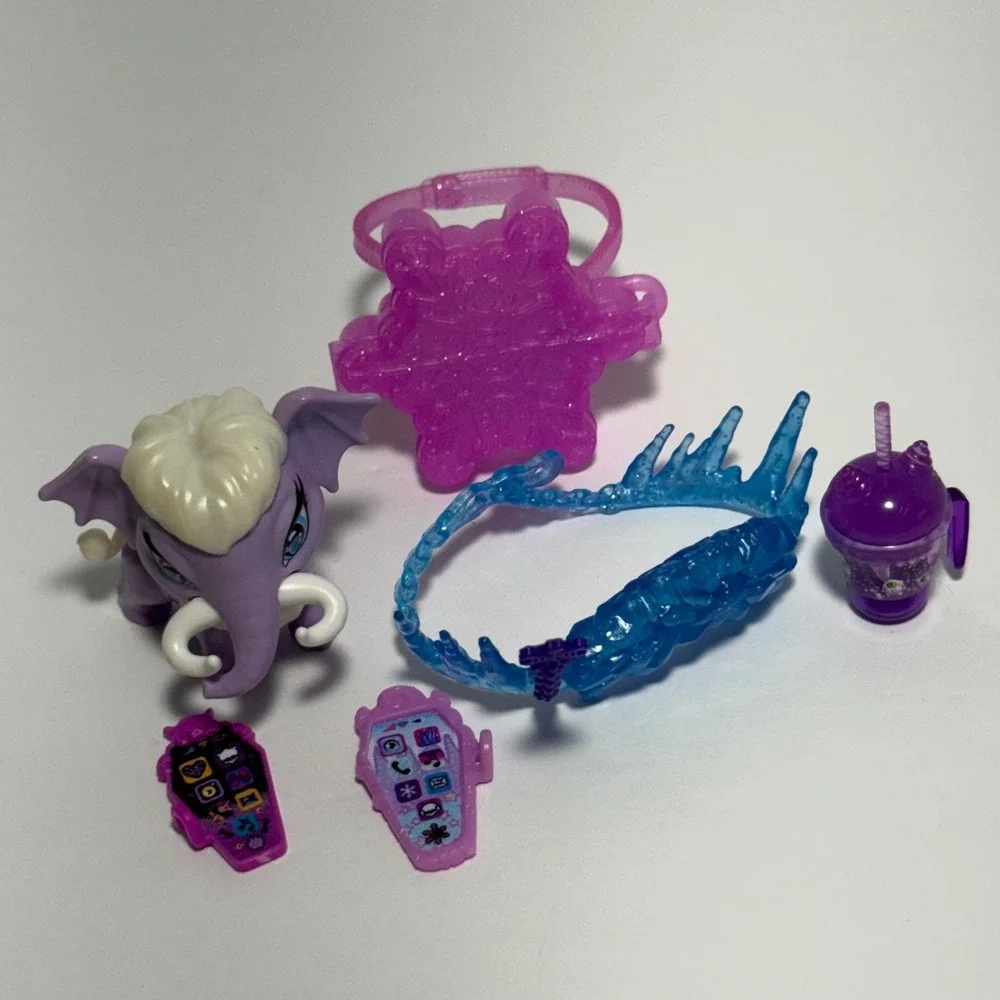 Monster High Abbey Bominable Tundra & Accessories Lot Backpack Pet Phone Cup